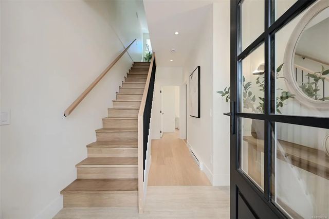 2 of 43 - 1514 Foul Bay Rd 2, Victoria, BC