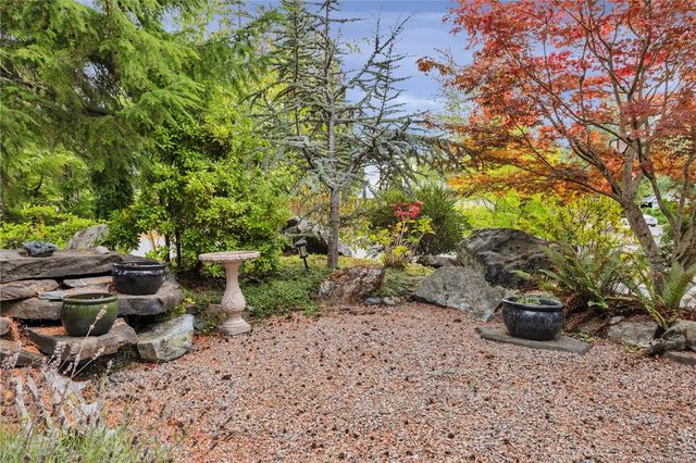3 of 32 - 901 Savary Dr, Qualicum Beach, BC