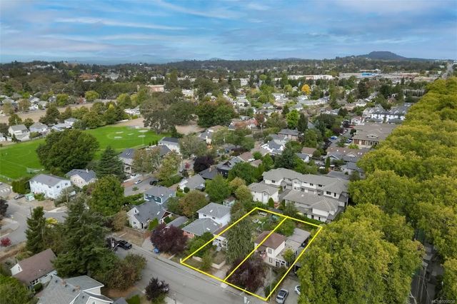 2 of 13 - 1636/1662 Kings Rd, Victoria, BC