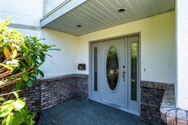 3 of 48 - 1847 El Sereno Dr, Saanich, BC