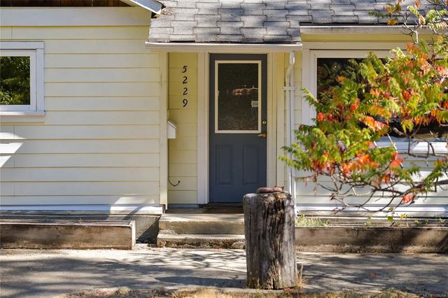 2 of 33 - 5229 Jersey Rd, Saanich, BC