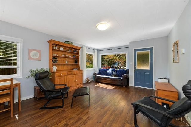 3 of 33 - 5229 Jersey Rd, Saanich, BC