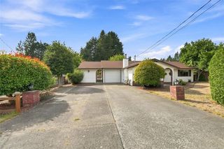 517 Hall Rd, Qualicum Beach