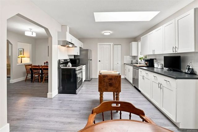 4 of 34 - 517 Hall Rd, Qualicum Beach, BC