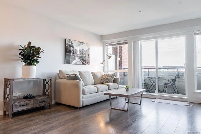 4 of 28 - 517 Fisgard St 302, Victoria, BC