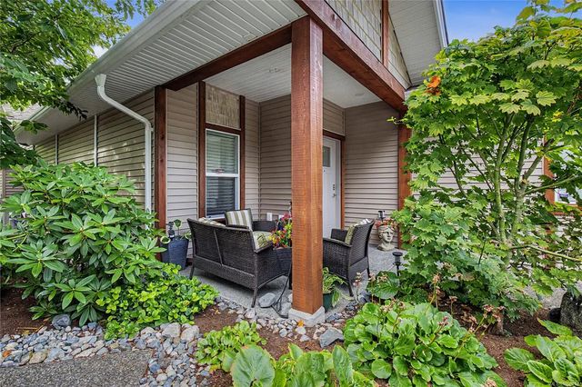 2 of 42 - 4165 Emerald Woods Pl, Nanaimo, BC