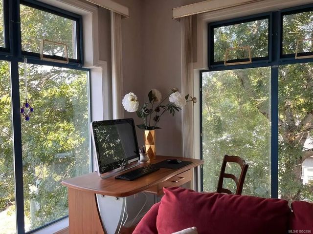 4 of 31 - 1063 Southgate St 402, Victoria, BC