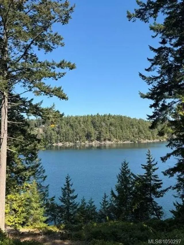 2 of 32 - 621 Bell Bay Rd, Mayne Island, BC