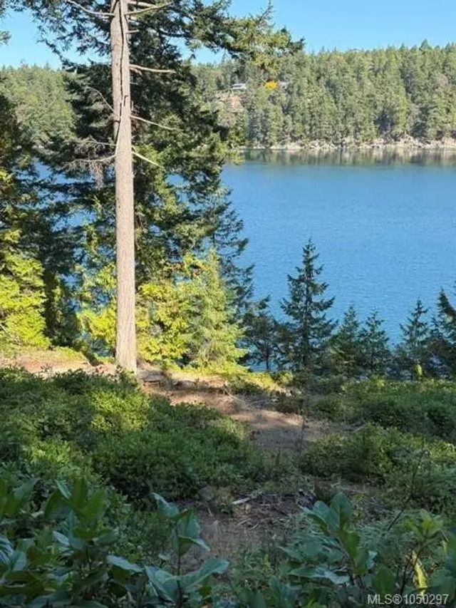 3 of 32 - 621 Bell Bay Rd, Mayne Island, BC