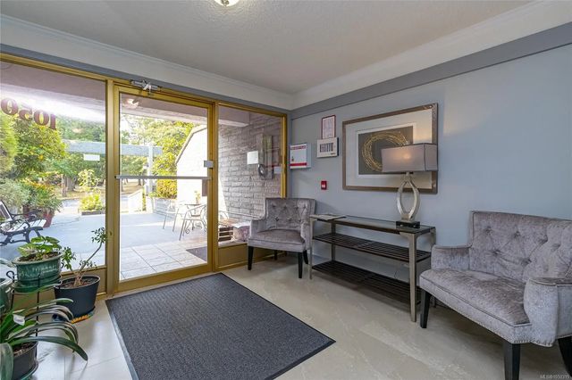 5 of 26 - 1050 Park Blvd 101, Victoria, BC