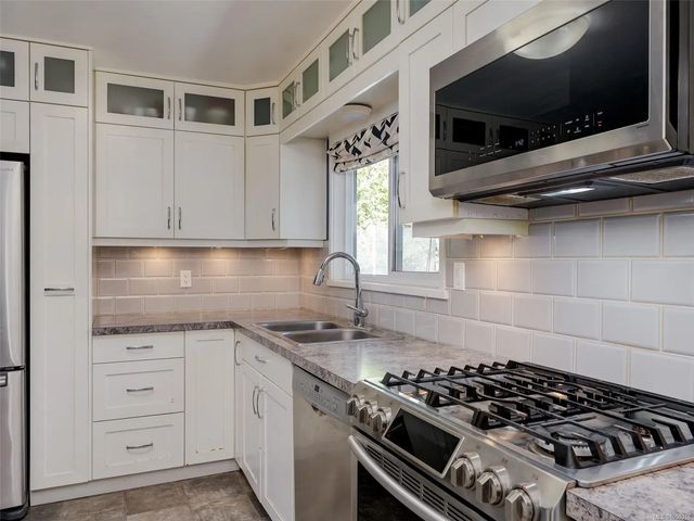 4 of 29 - 6647 Trudeau Terr, Central Saanich, BC