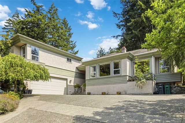 2 of 47 - 4343 Emily Carr Dr, Saanich, BC