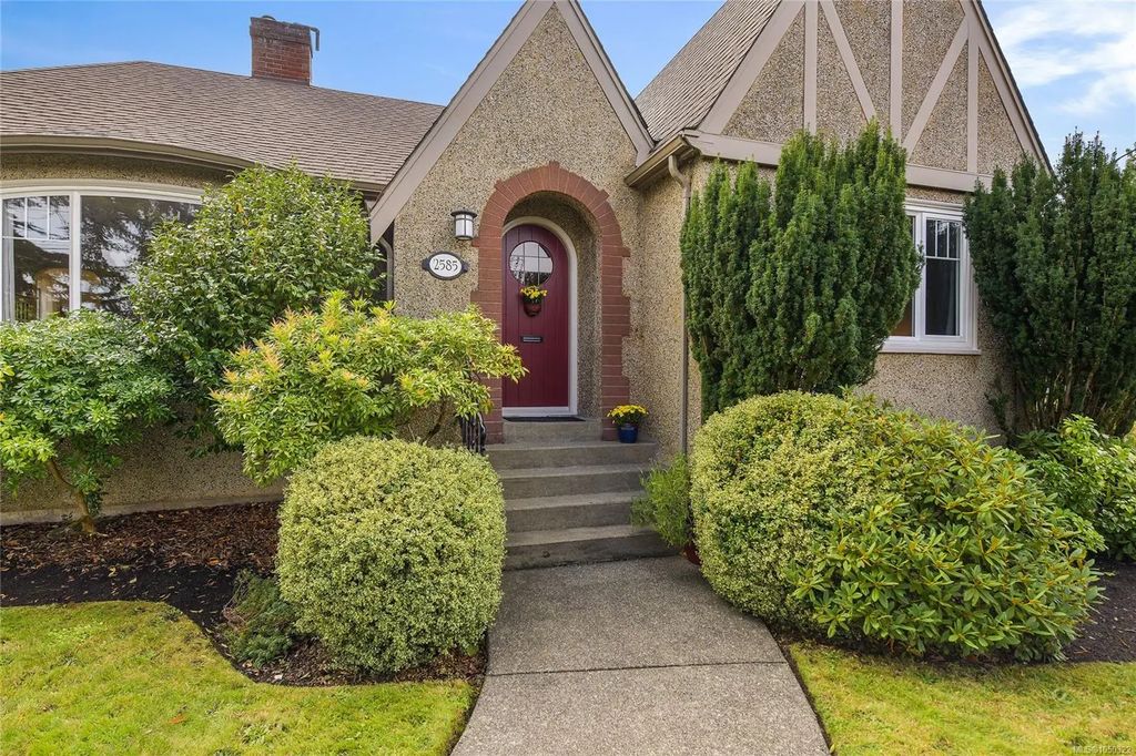 2585 Dufferin Ave, Oak Bay