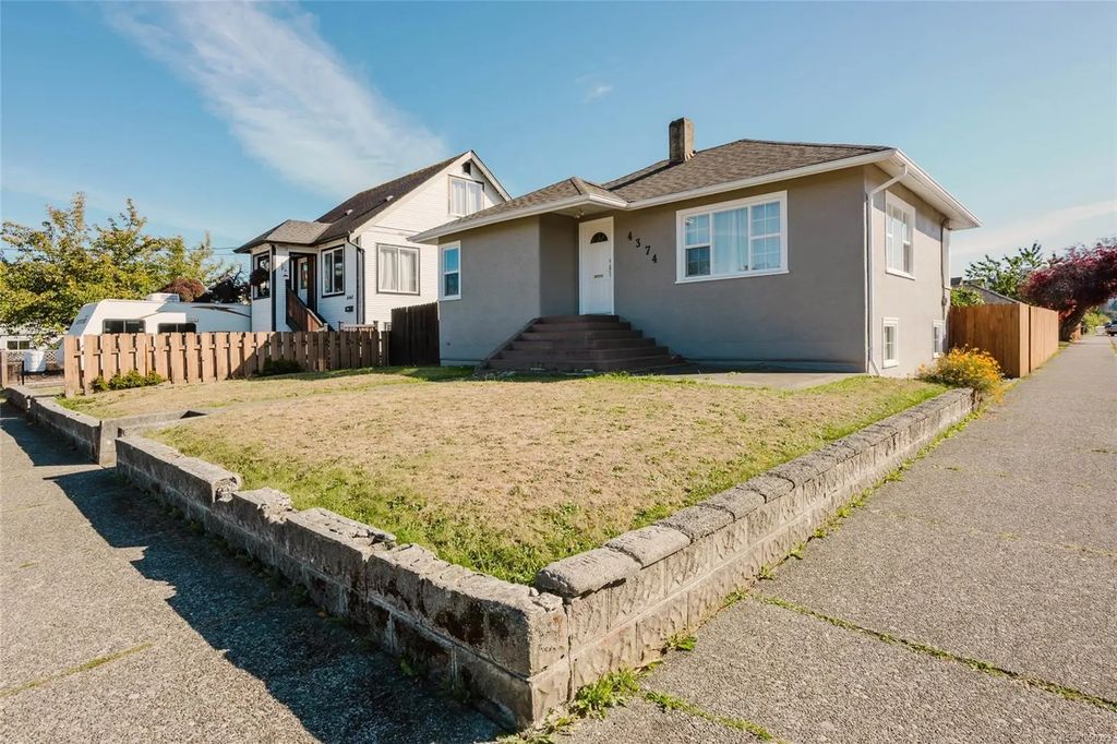 4374 Maitland St, Port Alberni