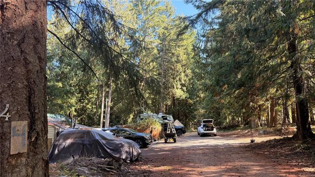 2 of 22 - 7134 Blackjack Dr, Lantzville, BC