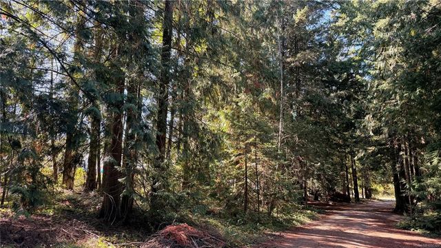 4 of 22 - 7134 Blackjack Dr, Lantzville, BC