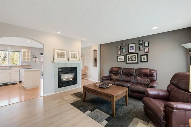 4 of 65 - 920 Brulette Pl 16, Mill Bay, BC