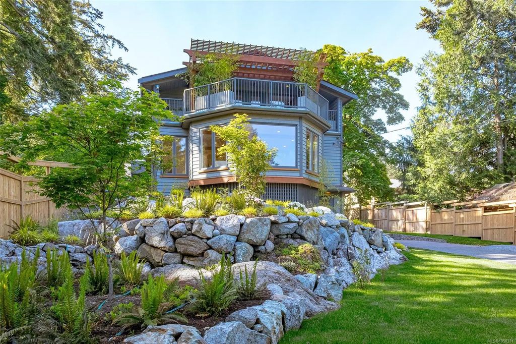 4906 Cordova Bay Rd, Saanich