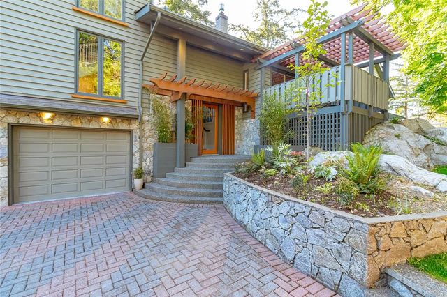4 of 63 - 4906 Cordova Bay Rd, Saanich, BC