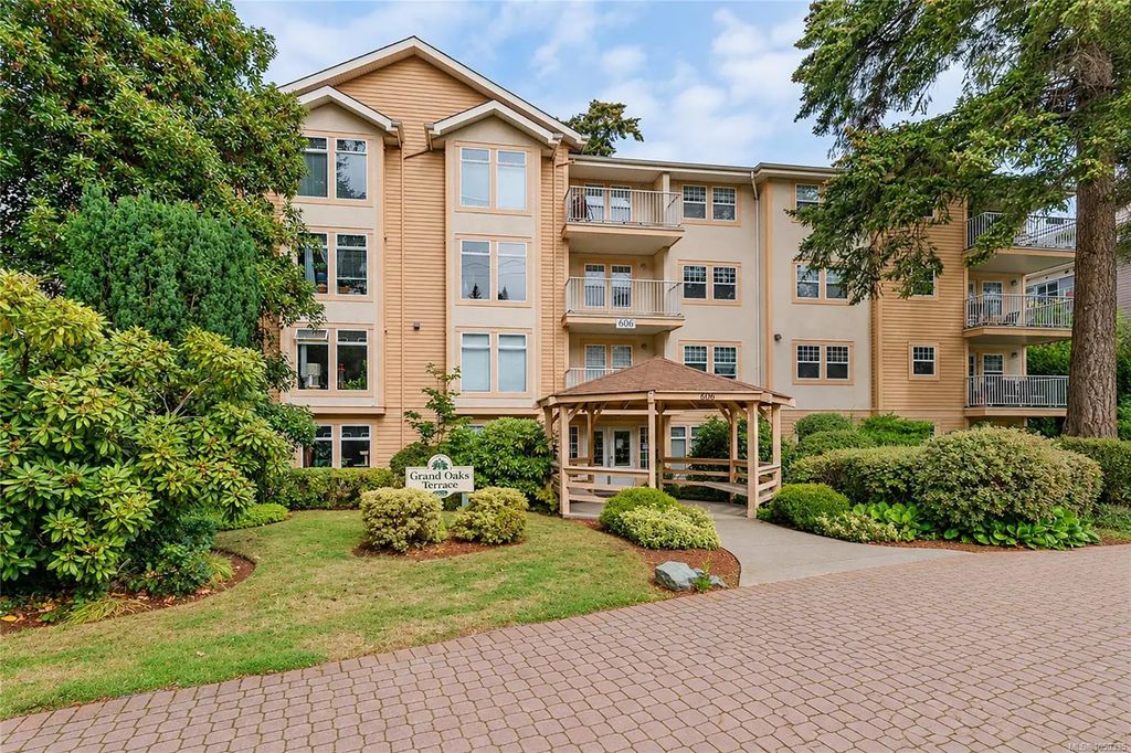 606 Goldstream Ave 105, Langford