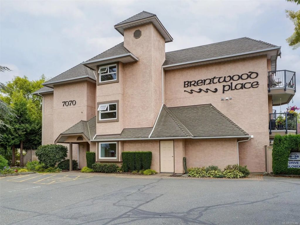 7070 West Saanich Rd 202, Central Saanich