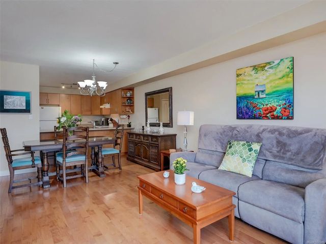 3 of 28 - 7070 West Saanich Rd 202, Central Saanich, BC
