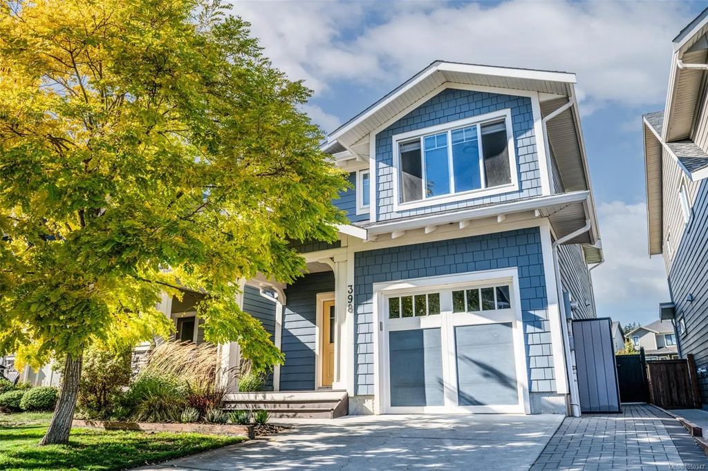 398 Bonaparte St, Colwood