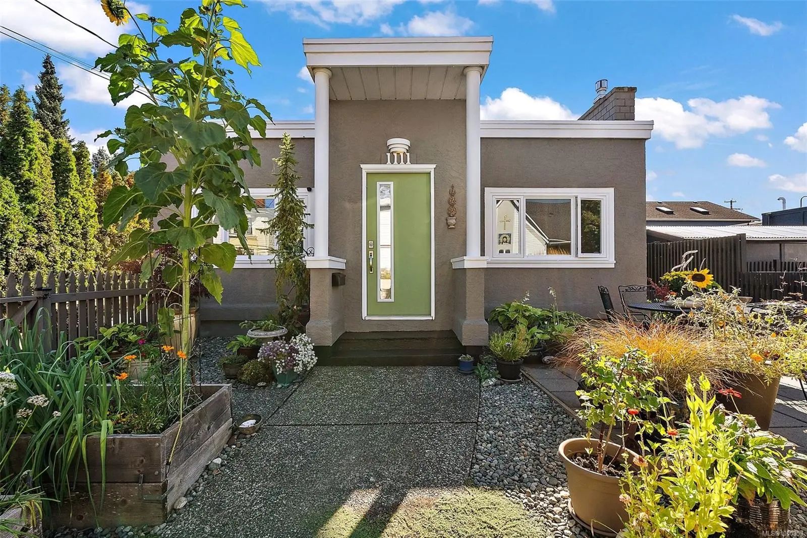 Victoria Homes for Sale in the neighborhood of  in the Zipcode of V8T 1E9