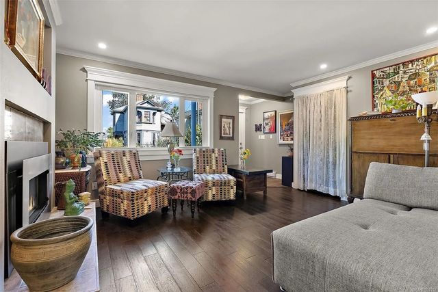 4 of 34 - 1111 Caledonia Ave, Victoria, BC