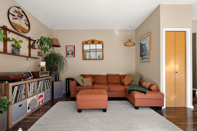 4 of 29 - 1109 Caledonia Ave, Victoria, BC