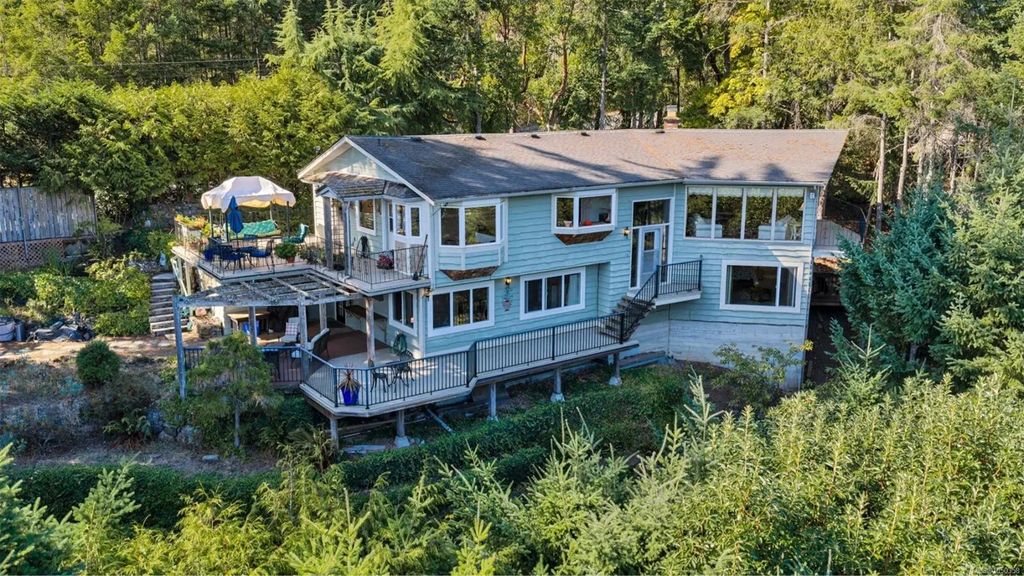6693 Genoa Bay Rd, Duncan