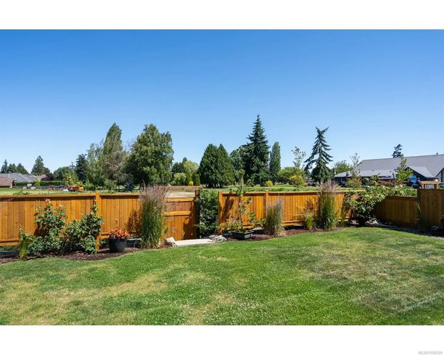 3 of 62 - 427 Cottage Dr, Qualicum Beach, BC