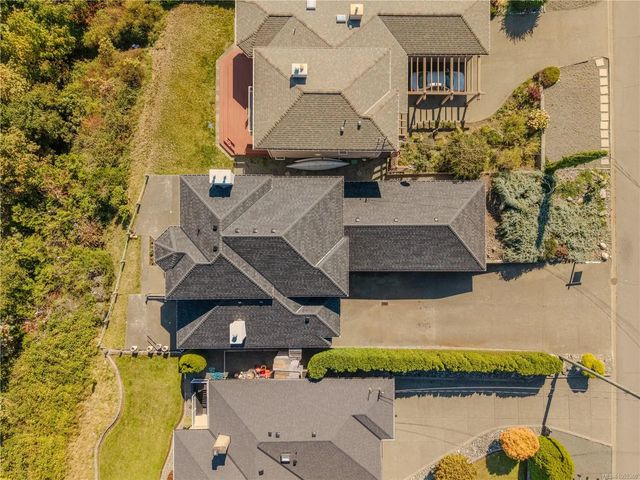 2 of 73 - 725 Thulin St, Campbell River, BC