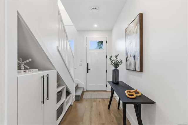 3 of 33 - 2312 Orchard Ave 2, Sidney, BC