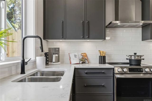 5 of 33 - 2312 Orchard Ave 2, Sidney, BC