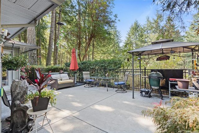 2 of 40 - 661 Millstream Lake Rd, Highlands, BC