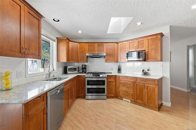 5 of 30 - 3370 Passage Way, Colwood, BC
