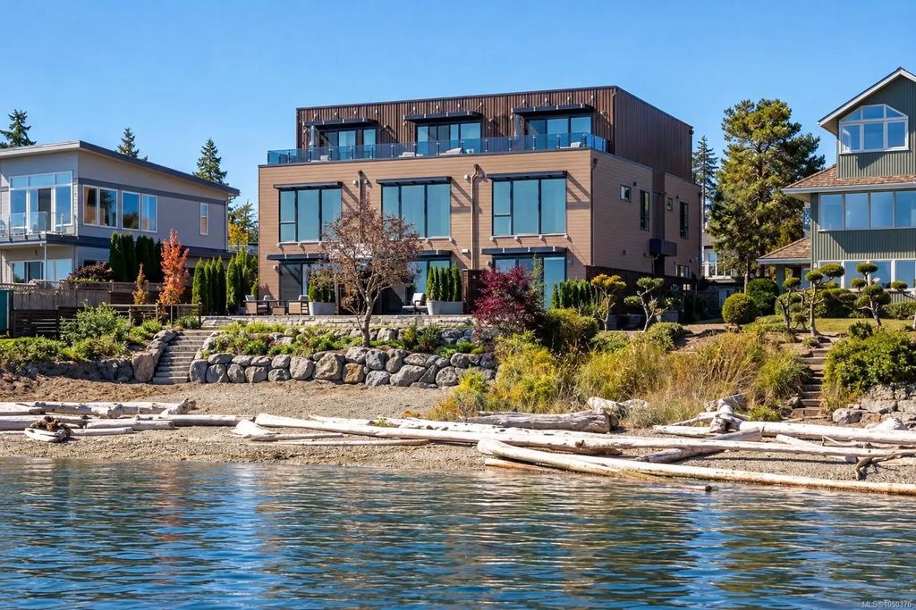 2525 Rothesay Ave 1, Sidney