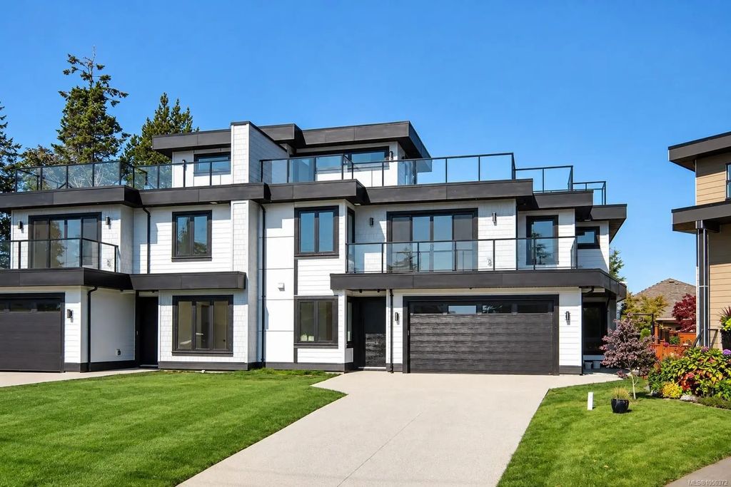 2294 Gail Pl, Sidney