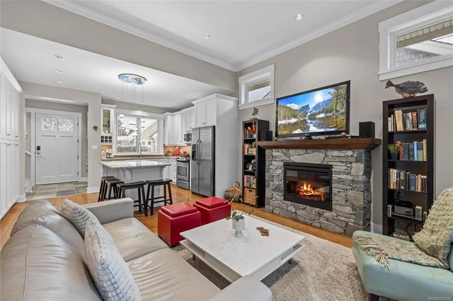 4 of 52 - 5251 Island Hwy W 62, Qualicum Beach, BC