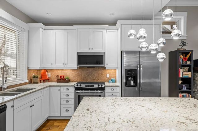 5 of 52 - 5251 Island Hwy W 62, Qualicum Beach, BC