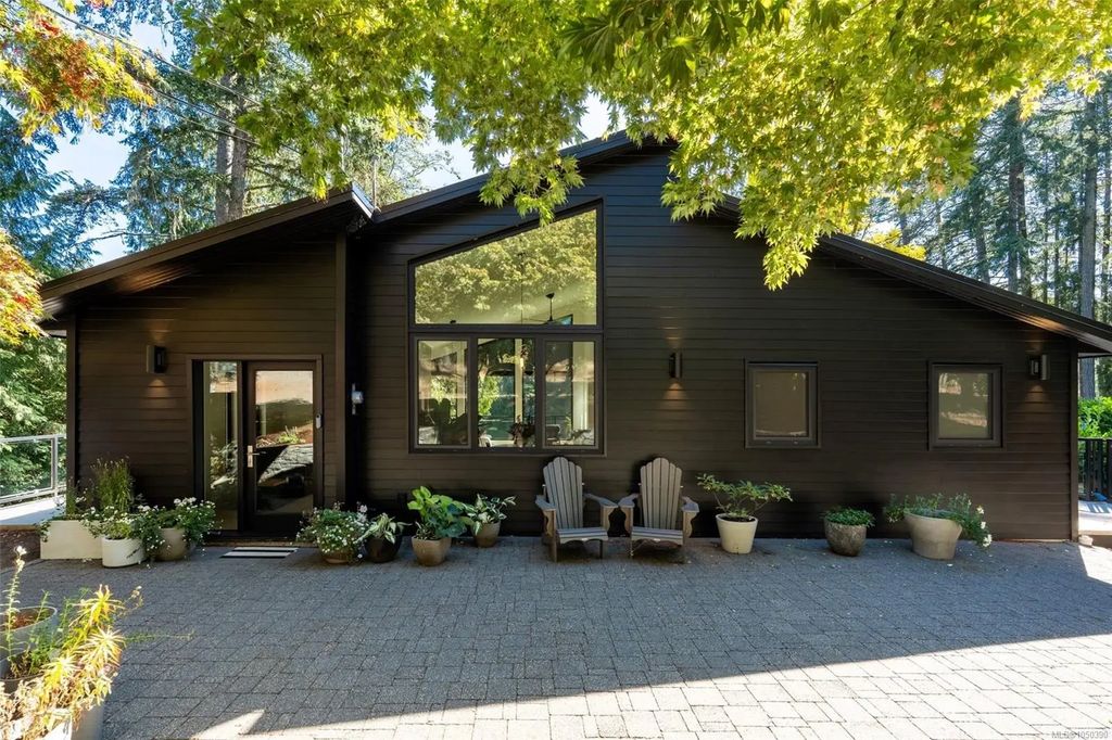 685 Lost Lake Rd, Highlands
