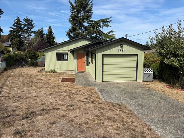2 of 18 - 256 Ardenlea Pl, View Royal, BC