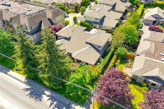 3 of 37 - 1963 Polo Park Crt, Central Saanich, BC