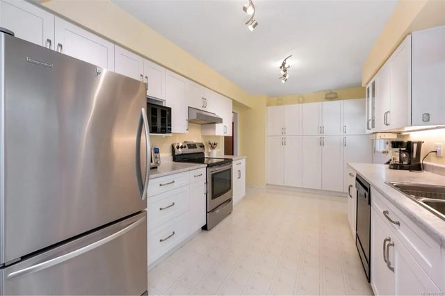 4 of 46 - 3060 George St, Duncan, BC