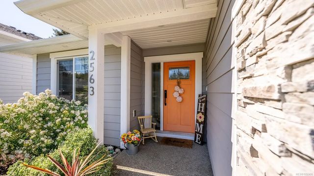 4 of 57 - 2563 Brookfield Dr, Courtenay, BC
