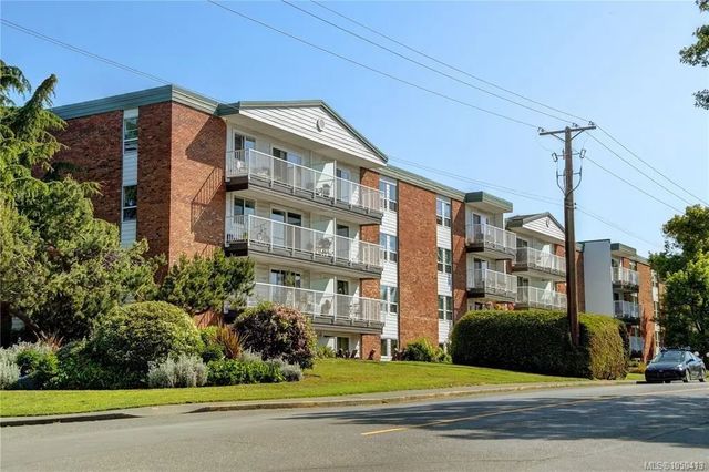 2 of 15 - 900 Tolmie Ave 111, Victoria, BC