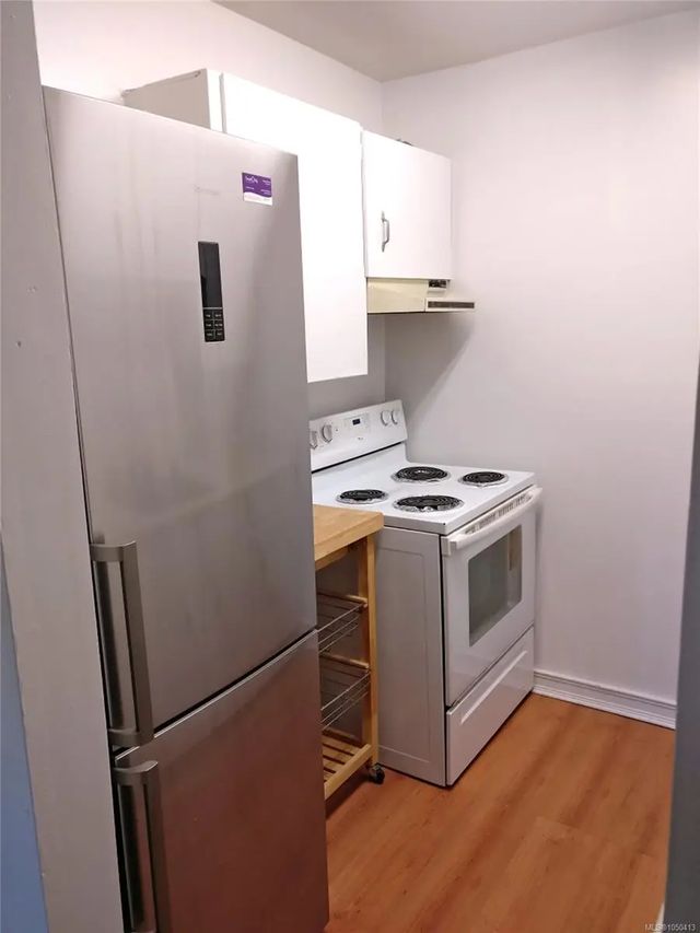 3 of 15 - 900 Tolmie Ave 111, Victoria, BC