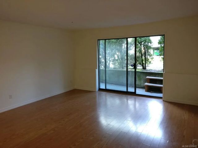 4 of 15 - 900 Tolmie Ave 111, Victoria, BC