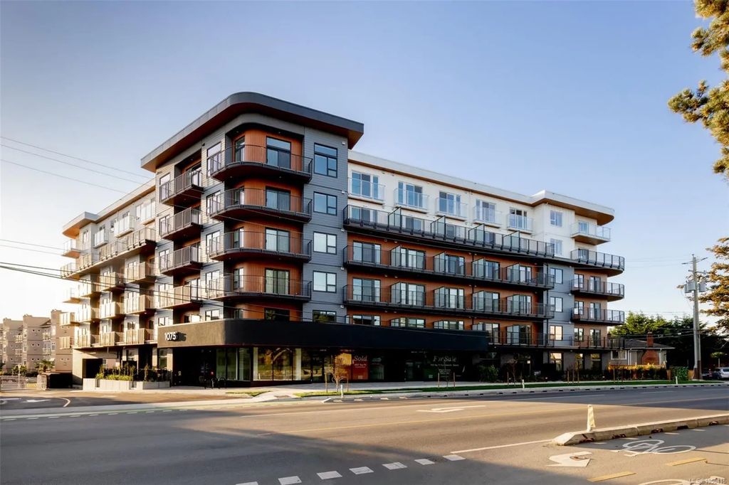 1075 Tillicum Rd 206, Esquimalt